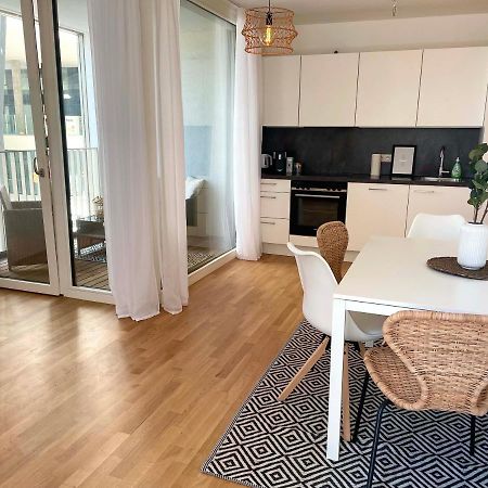 Urban Oasis: Stylische Wohnung Вена Экстерьер фото