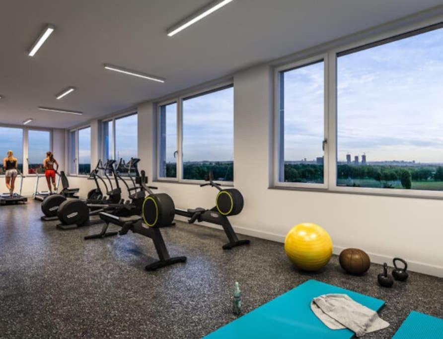 Urban Oasis: Stylische Wohnung Вена Экстерьер фото