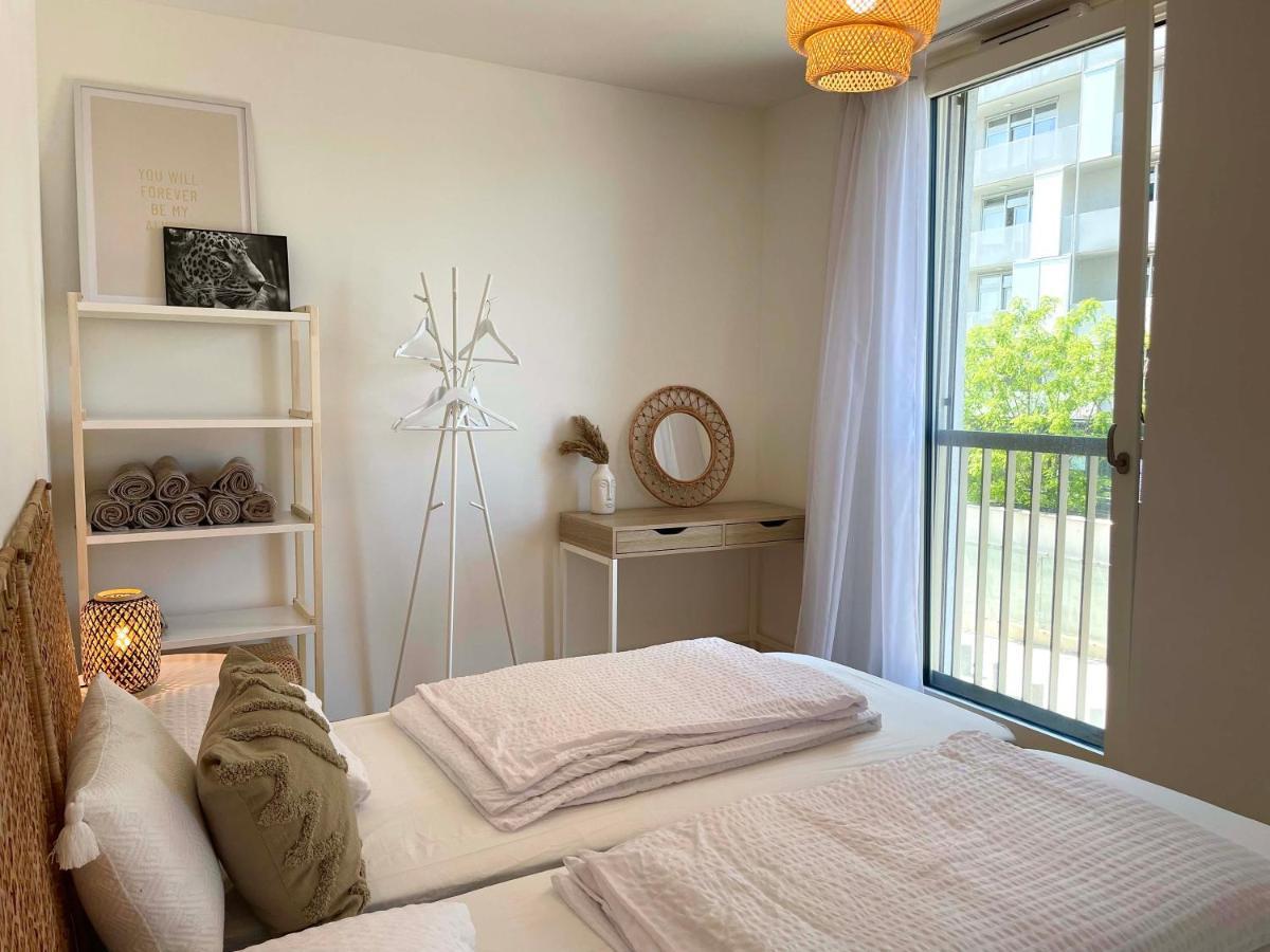 Urban Oasis: Stylische Wohnung Вена Экстерьер фото